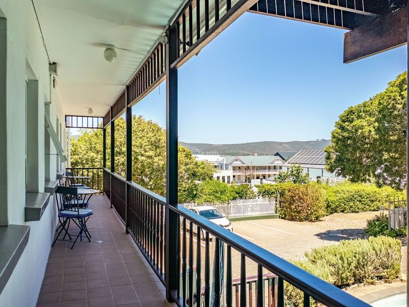 A Timeless Victorian Manor Overlooking the Lagoon  - Photo 6