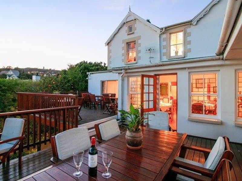 A Timeless Victorian Manor Overlooking the Lagoon  - Photo 3