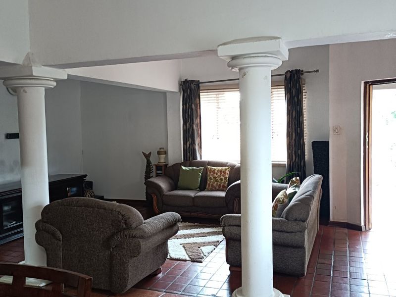 Neat and spacious family home for sale in Pelham !  - Photo 3