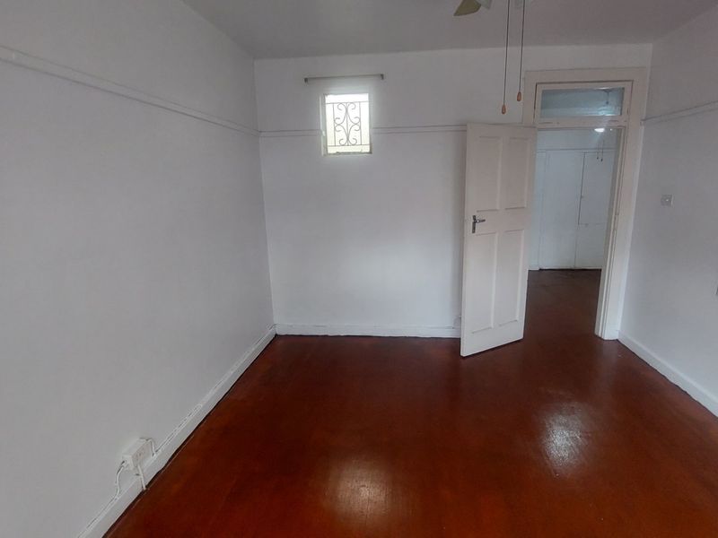 Spacious apartment for rent in Overport - Photo 9