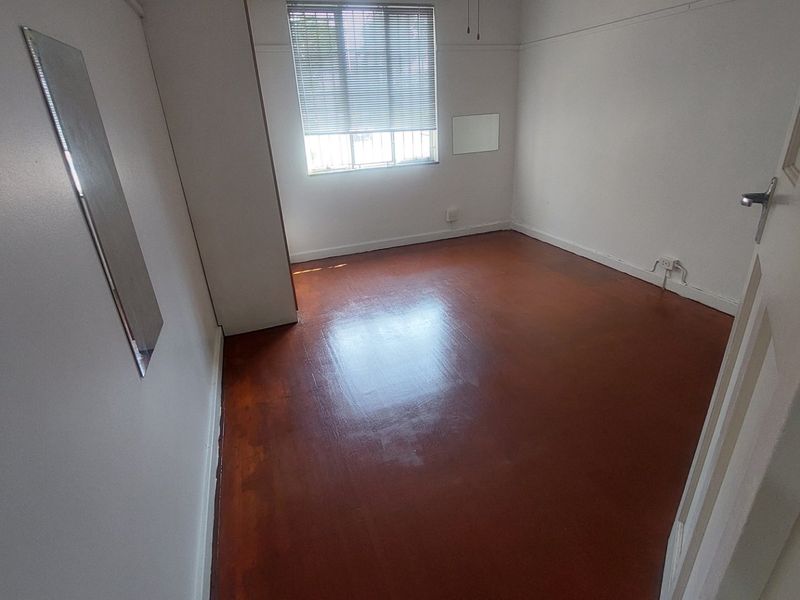 Spacious apartment for rent in Overport - Photo 7