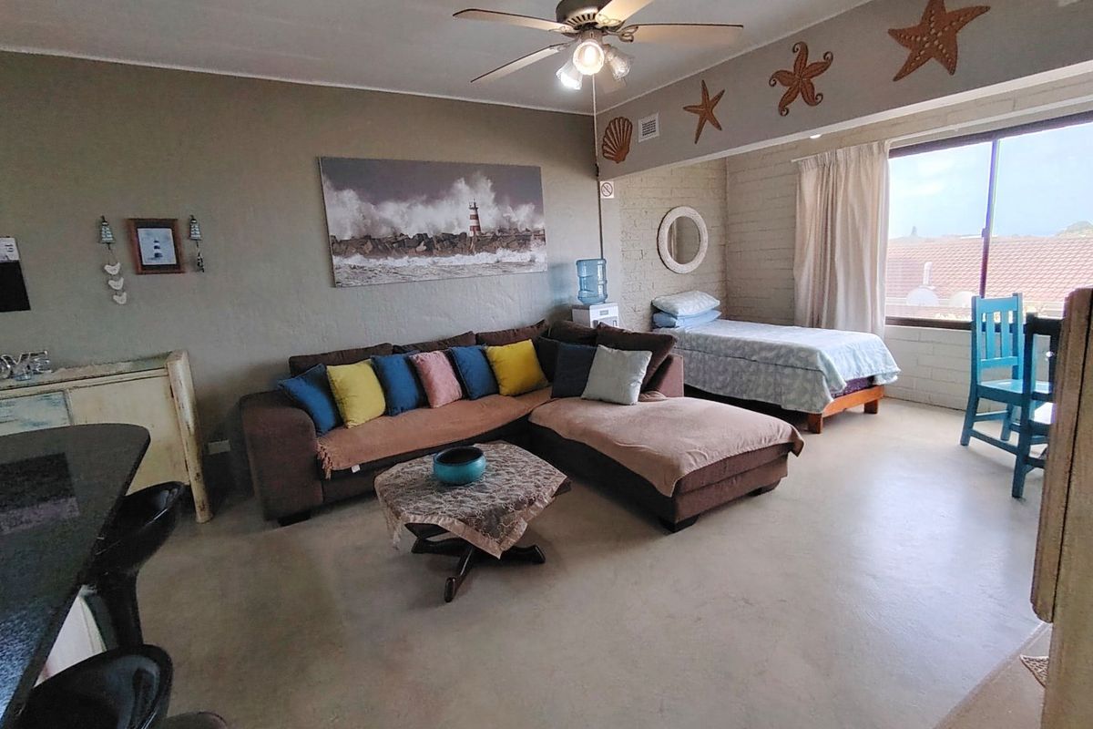 Lock-up-and-go or permanent living at it's best.  - Photo 5