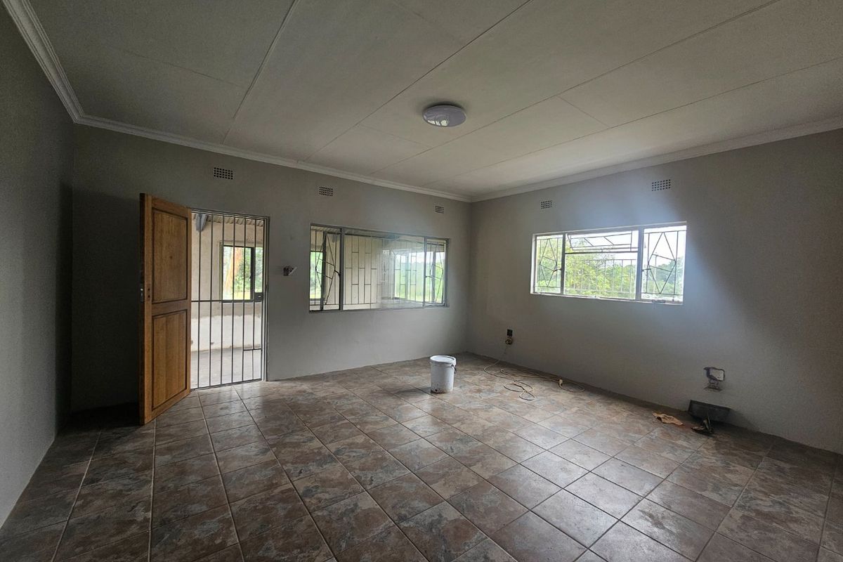 Farmstyle House, Newly Renovated, Close To Town - Photo 4