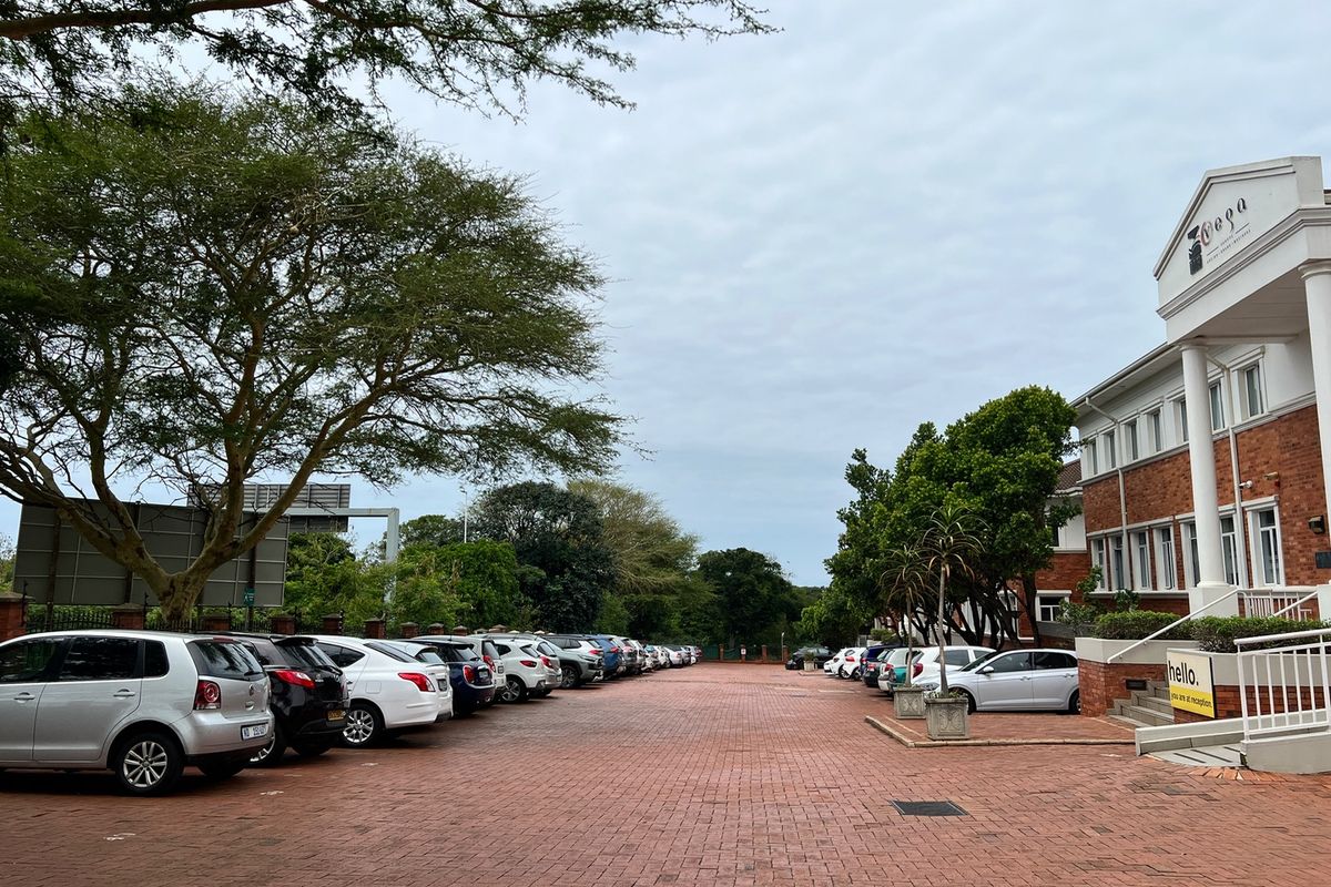 992.13m2 A-Grade Office FOR LEASE in La Lucia - Photo 3