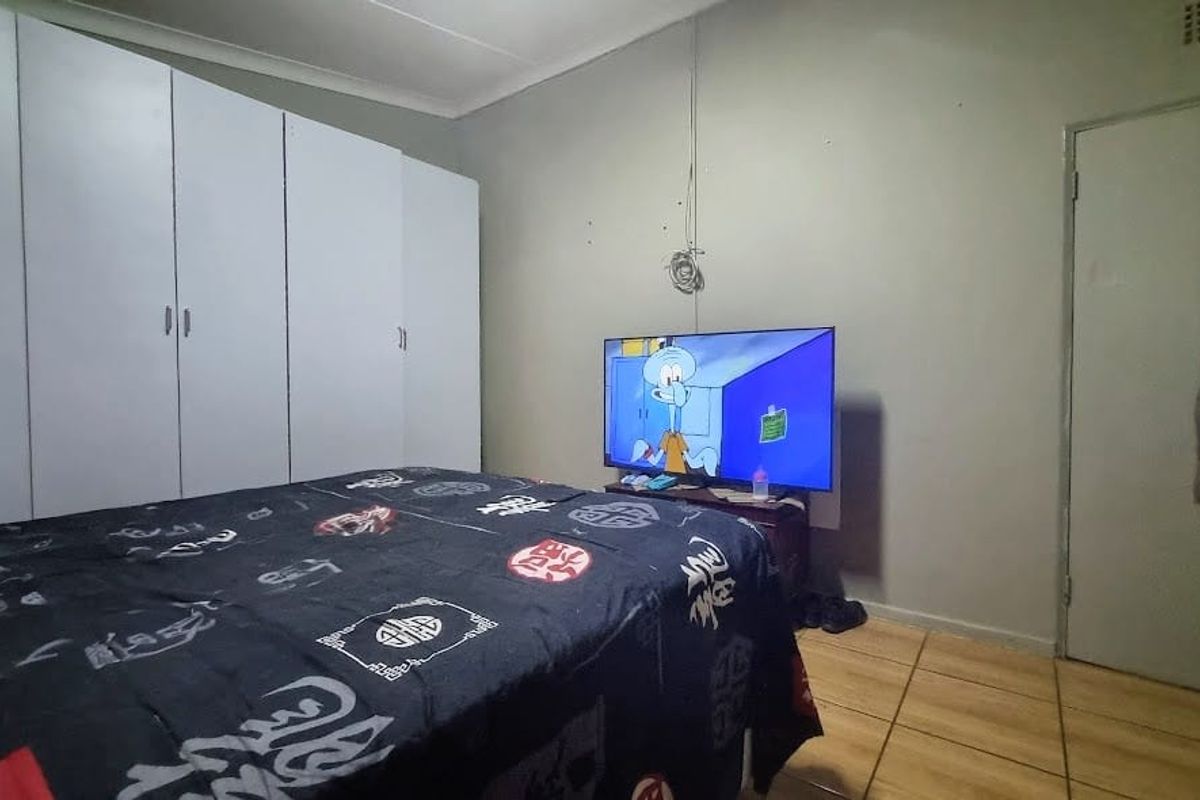 Ultimate Investment Opportunity, 3 Bedroom House with Flatlet in Sonlandpark. - Photo 5