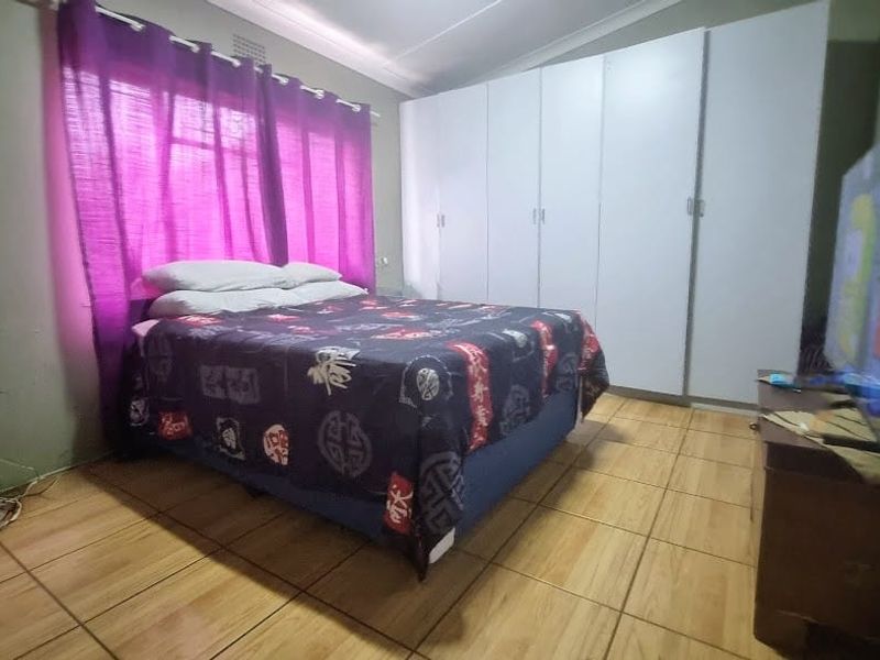 Ultimate Investment Opportunity, 3 Bedroom House with Flatlet in Sonlandpark. - Photo 4