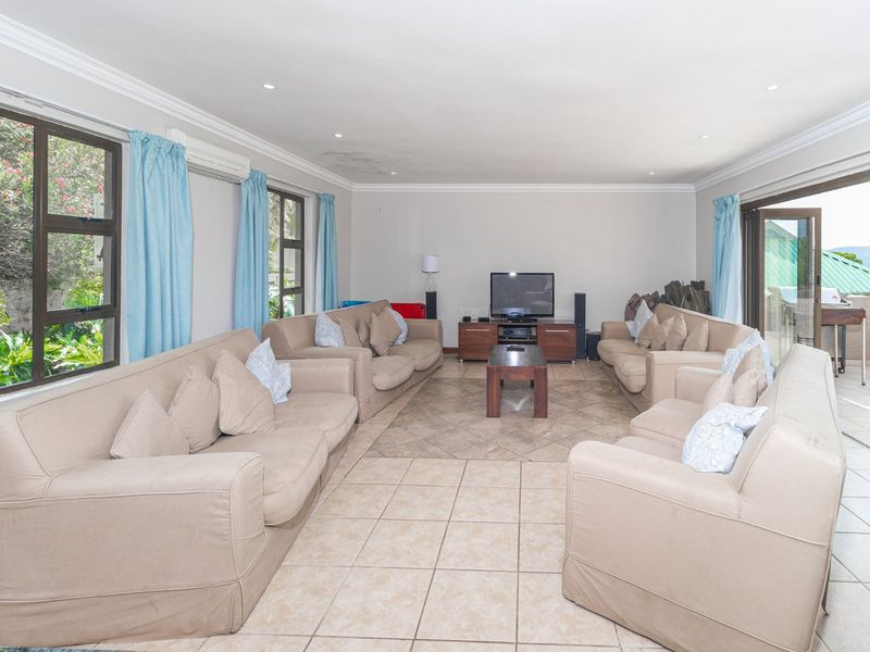 5 Bedroom Home in Caribbean Beach Club  - Photo 4