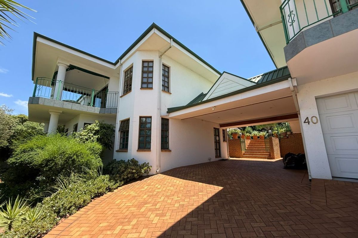 4 Bedroom House for sale in Caribbean beach club - Photo 2