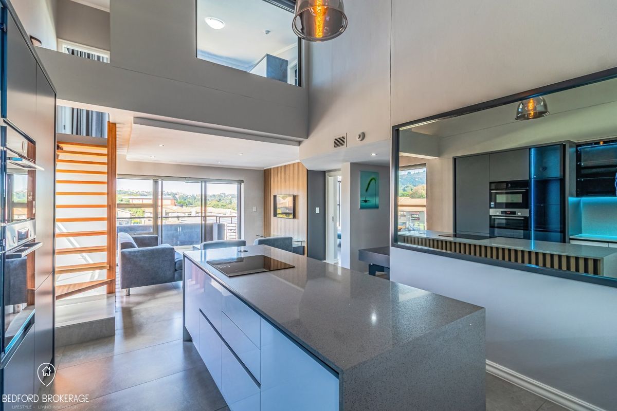Stylish 3 Bedroom Apartment For Sale in Bedfordview - Photo 4