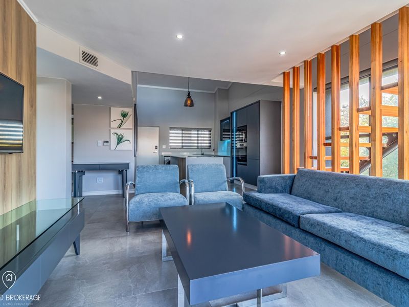 Stylish 3 Bedroom Apartment For Sale in Bedfordview - Photo 2