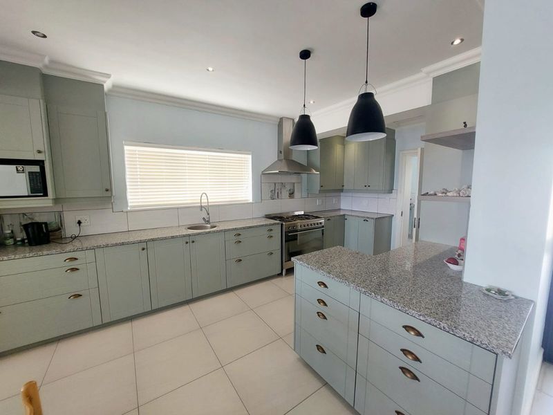 Modern Seaside Home with Panoramic Ocean Views in Sandy Point Estate - Photo 4