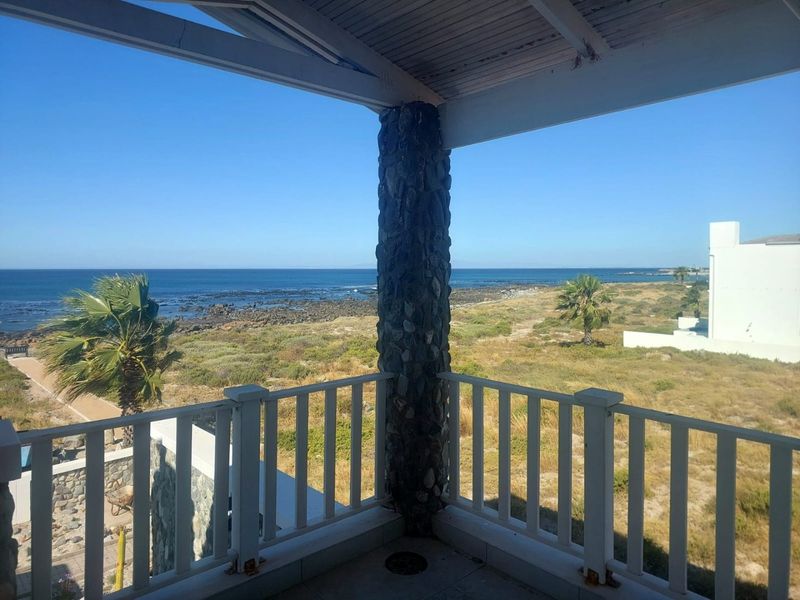 Modern Seaside Home with Panoramic Ocean Views in Sandy Point Estate - Photo 5