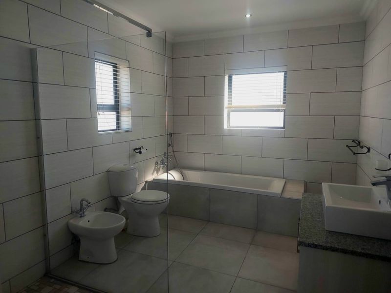 Modern Seaside Home with Panoramic Ocean Views in Sandy Point Estate - Photo 9