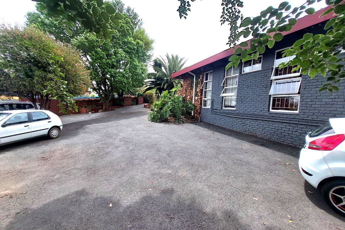 Exceptional Income-Generating Property! - Photo 2