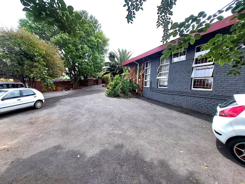 Exceptional Income-Generating Property! - Photo 2