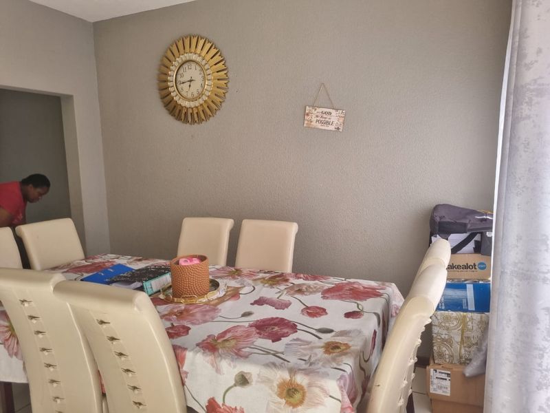 THREE BEDROOM TOWN HOUSE AVAILABLE IMMEDIATLEY 01 JANUARY 2026 - Photo 10