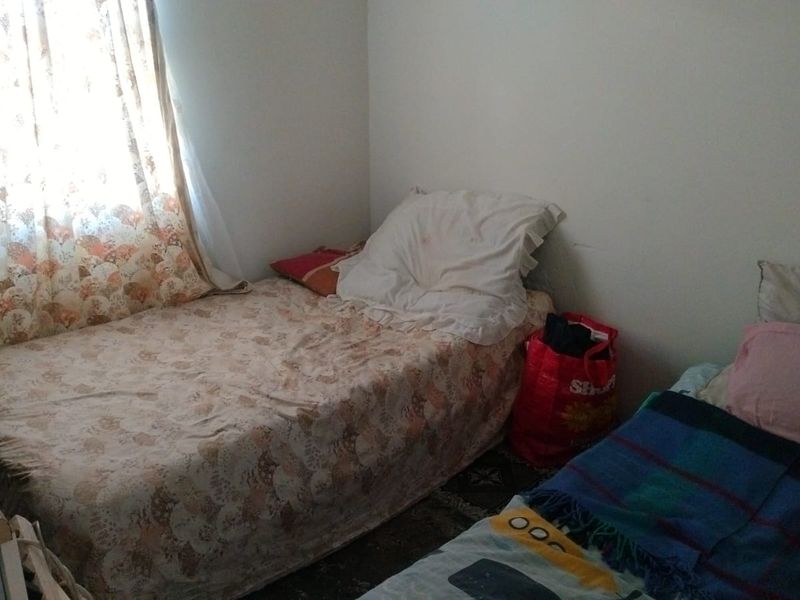 Two Bedroom Family Home For Sale in Lavender Hill - Photo 6