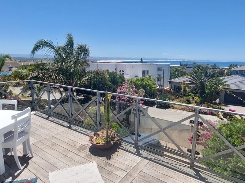 Home For Sale in Wavecrest, 4 Bedroom With endless Potential  - Photo 10