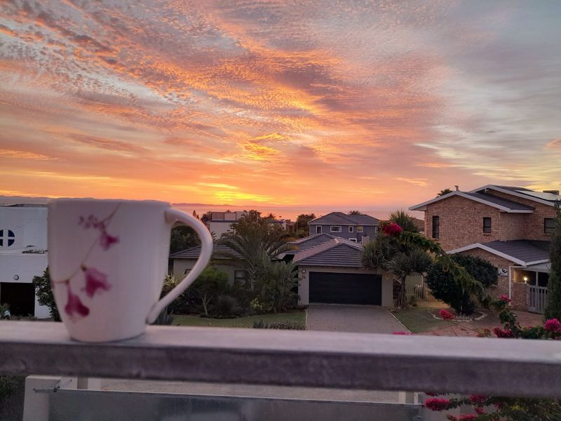 Home For Sale in Wavecrest, 4 Bedroom With endless Potential  - Photo 6