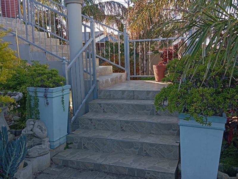 Home For Sale in Wavecrest, 4 Bedroom With endless Potential  - Photo 5