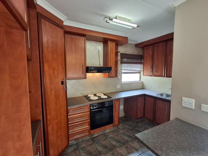 Modern 3-Bedroom Pet-Friendly Unit in SE 2 – Close to All Amenities - Photo 3