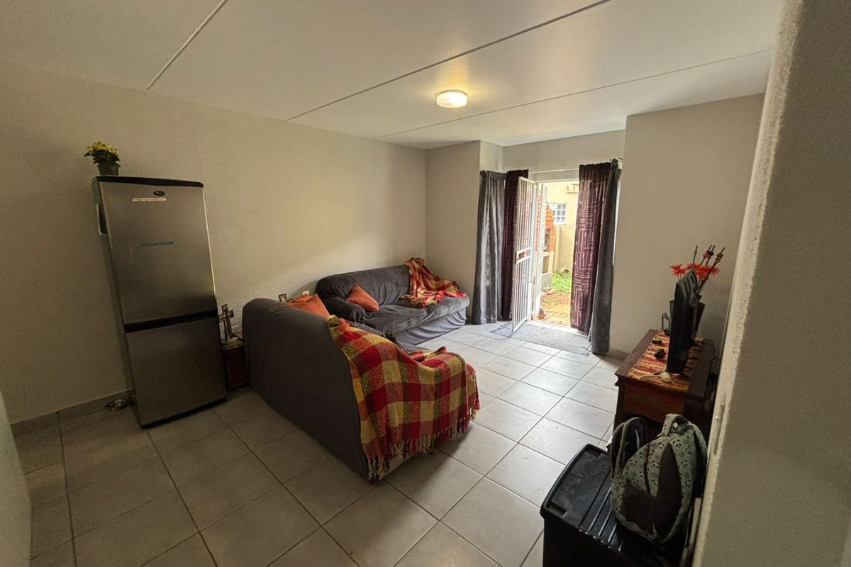 2 Bedroom and 1 Bathroom available for you to rent Call us now!! - Photo 3