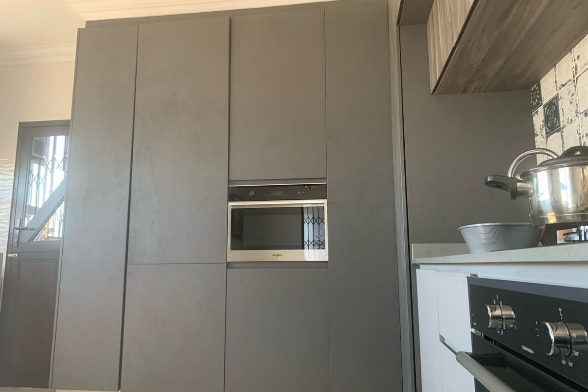 3 Bedroom Home in Helderwyk Estate - Photo 4