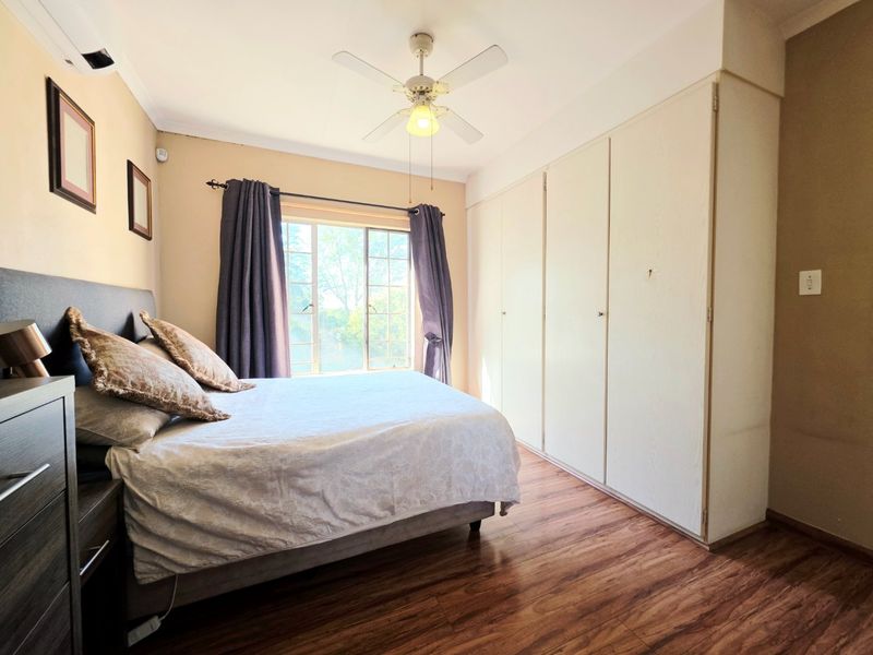 Spacious 3 Bedroom, 2 Bathroom Apartment - Photo 4