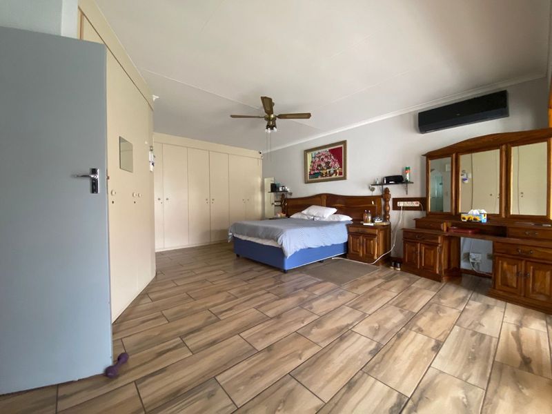 Luxury Living Meets Everyday Comfort - Photo 5
