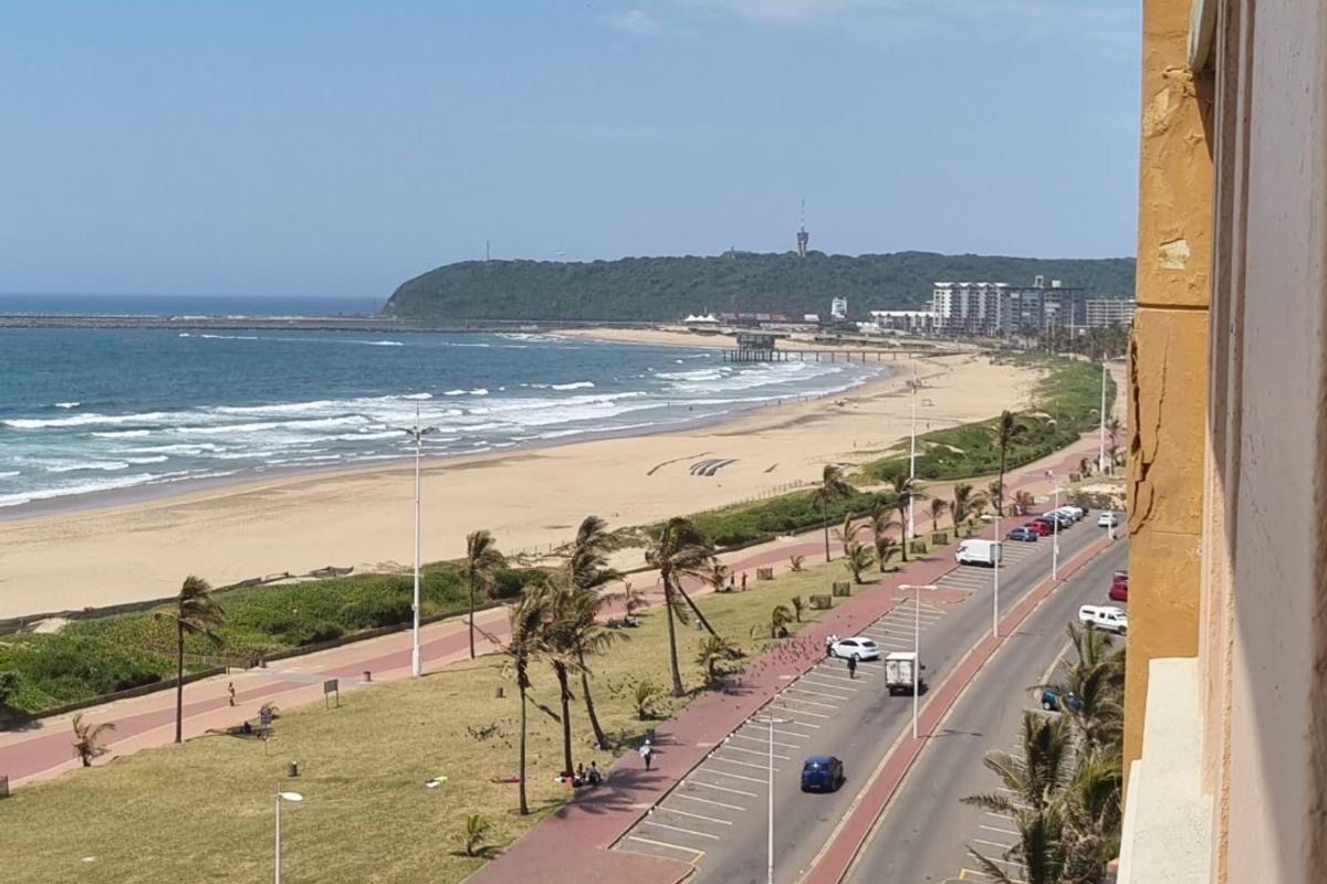 A Studio Apartment For Sale In South Beach, Durban - Photo 5