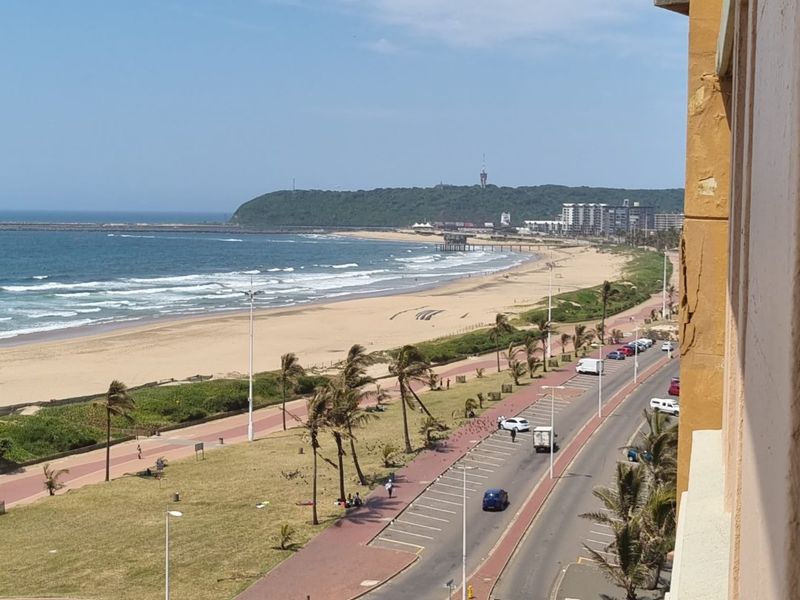 A Studio Apartment For Sale In South Beach, Durban - Photo 5