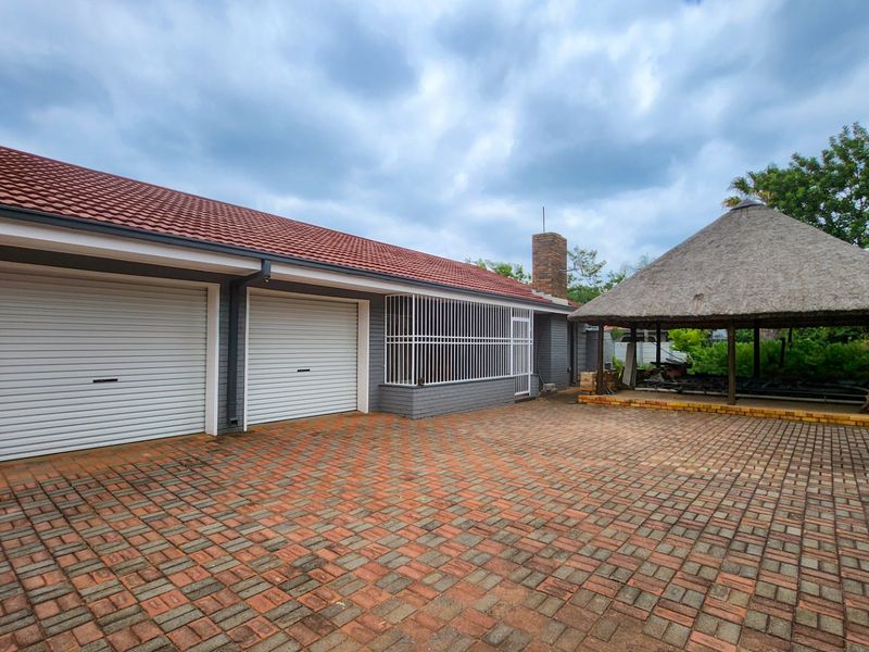 A Spacious and Neat Family Home Offering Comfort, Convenience, and Excellent Extras. - Photo 4