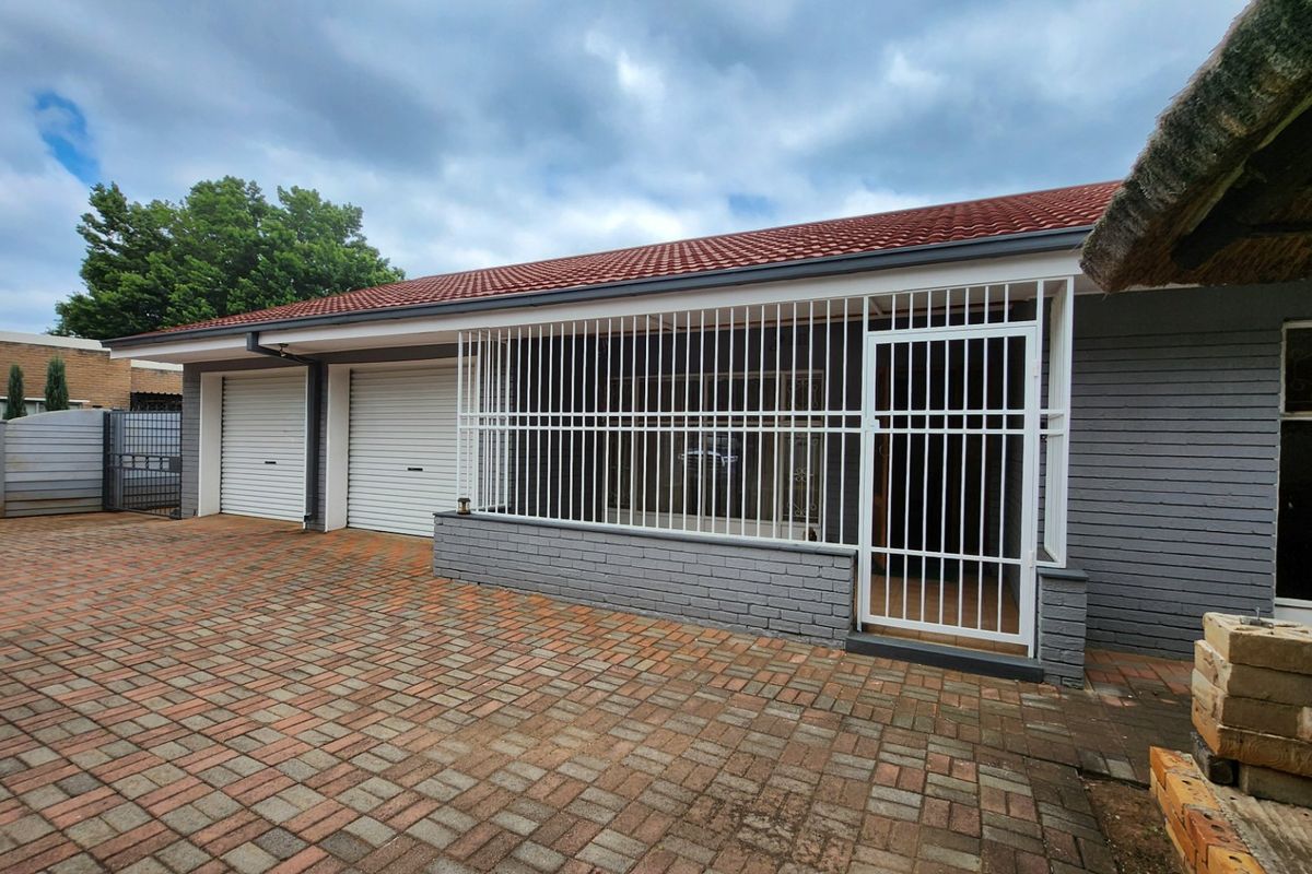 A Spacious and Neat Family Home Offering Comfort, Convenience, and Excellent Extras. - Photo 3