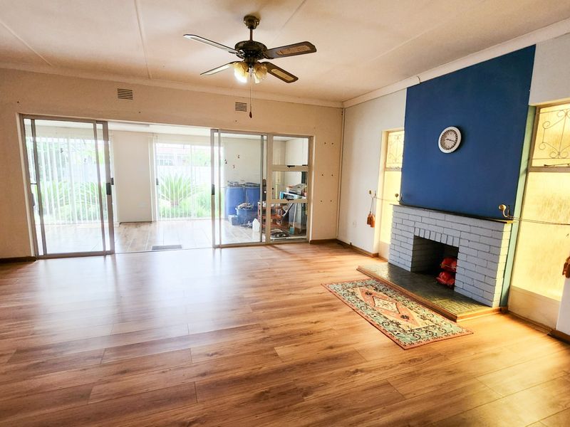 A Spacious and Neat Family Home Offering Comfort, Convenience, and Excellent Extras. - Photo 9