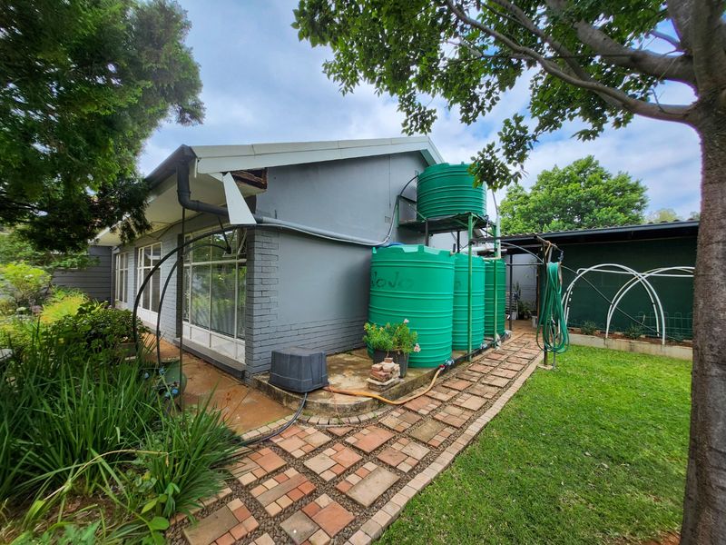 A Spacious and Neat Family Home Offering Comfort, Convenience, and Excellent Extras. - Photo 8