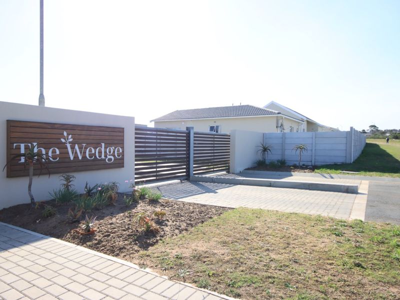 Fabulous 3 bedroomed home in The  Wedge , Gonubie, Eastern Cape - Photo 9