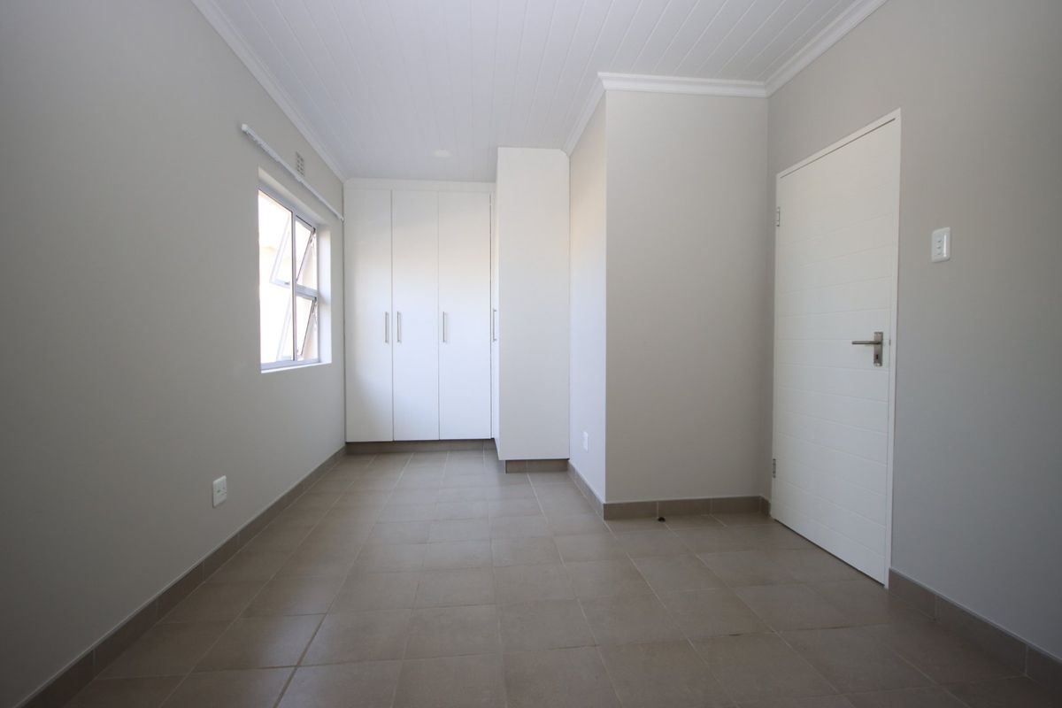 Fabulous 3 bedroomed home in The  Wedge , Gonubie, Eastern Cape - Photo 5
