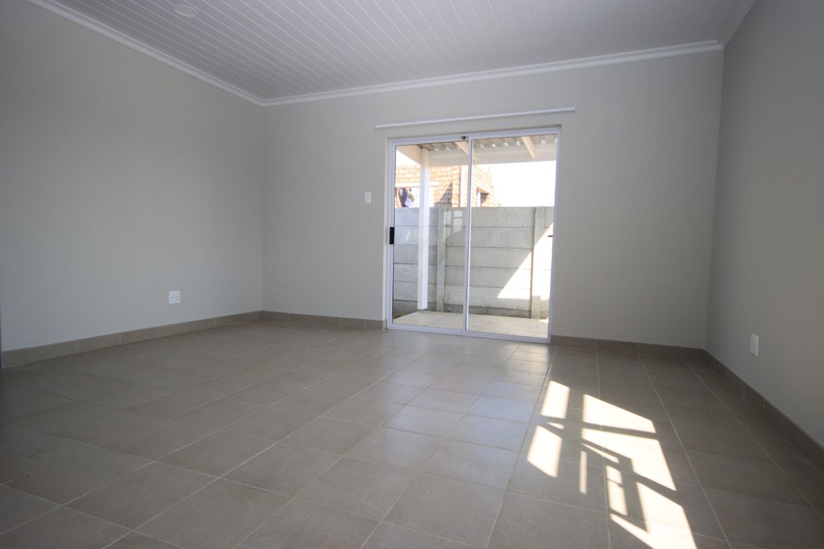 Fabulous 3 bedroomed home in The  Wedge , Gonubie, Eastern Cape - Photo 3