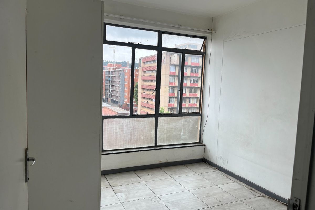 3.5 Bedroom Apartment For Sale in Arcadia - Photo 4