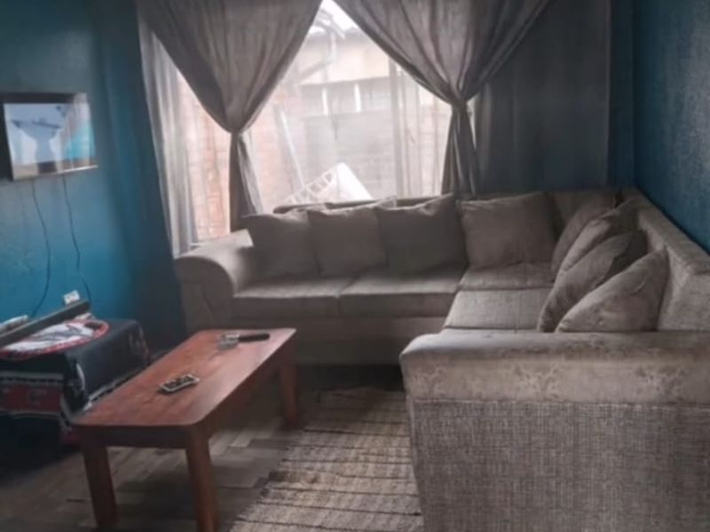 2 bedroom home in zone 10 Sebokeng with flatlet and cottage. - Photo 7