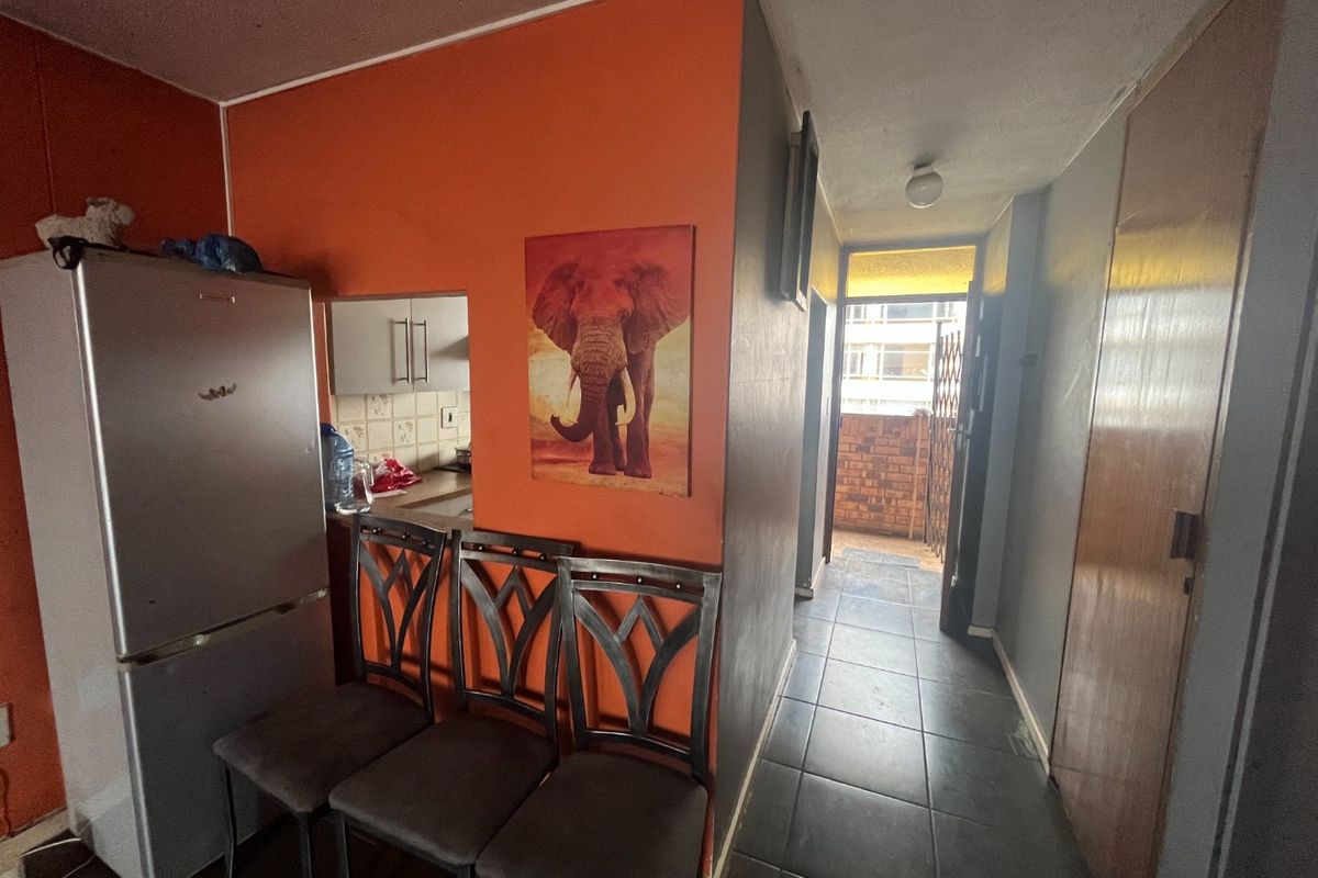 2 Bedroom Apartment For Sale in Gezina - Photo 4