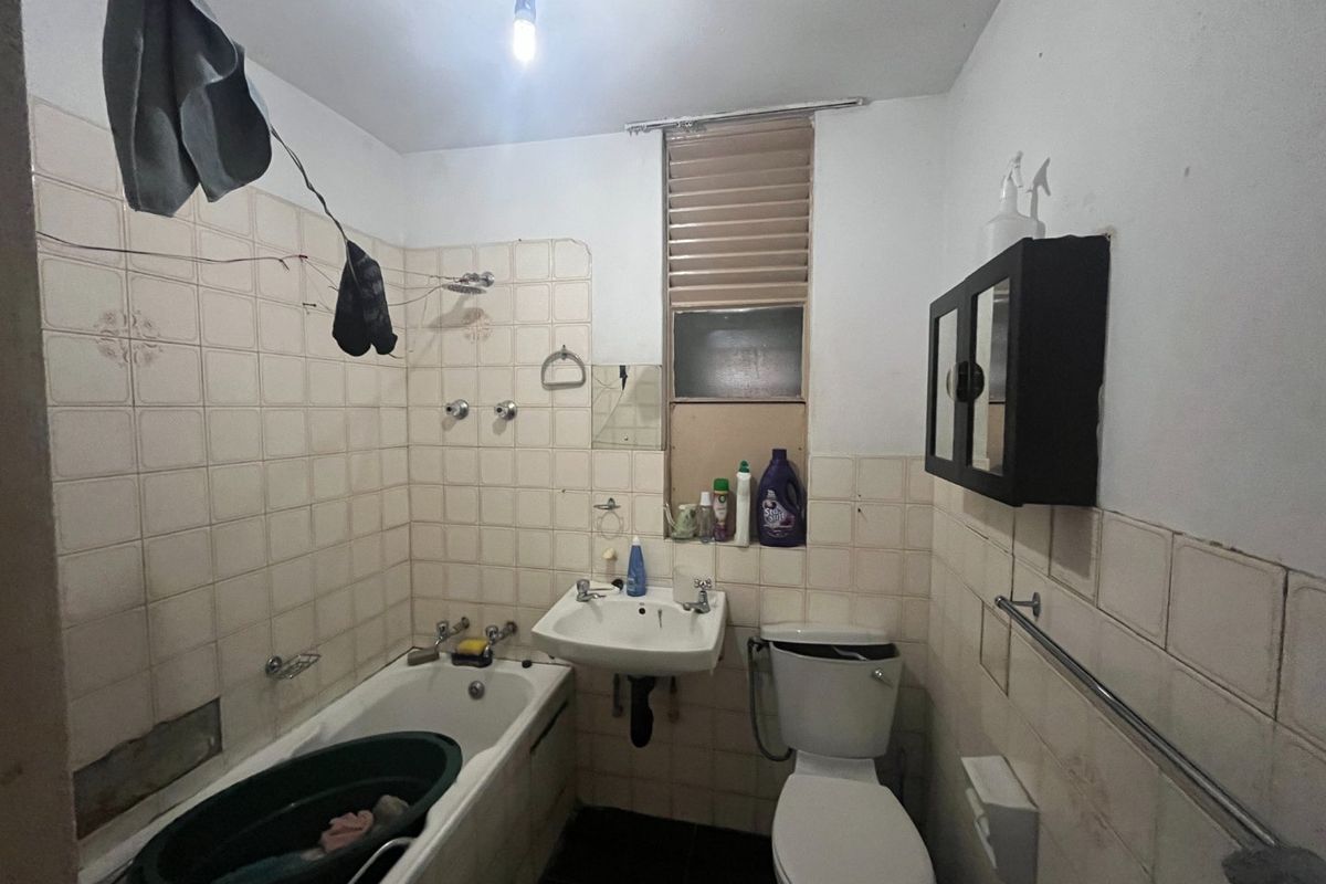 2 Bedroom Apartment For Sale in Gezina - Photo 3