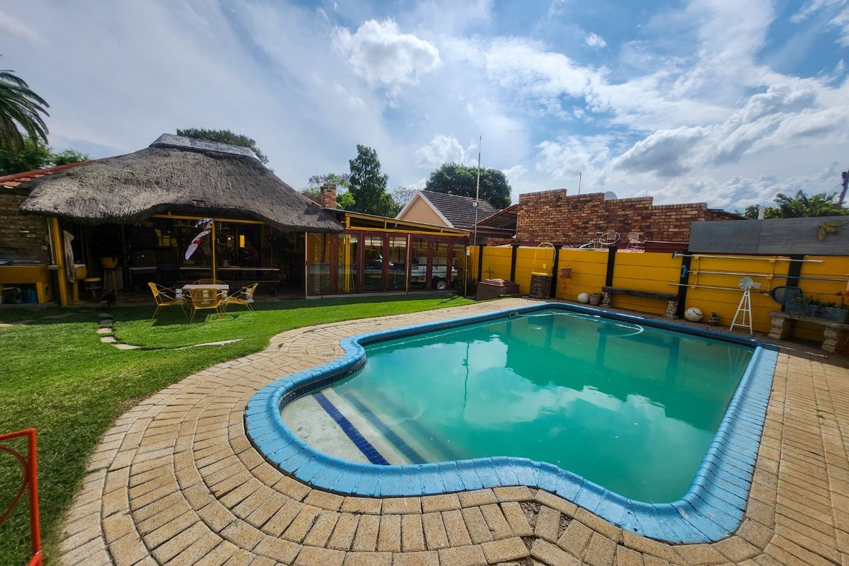 A Neat Family Home with Practical Features and Extra Space - Photo 2