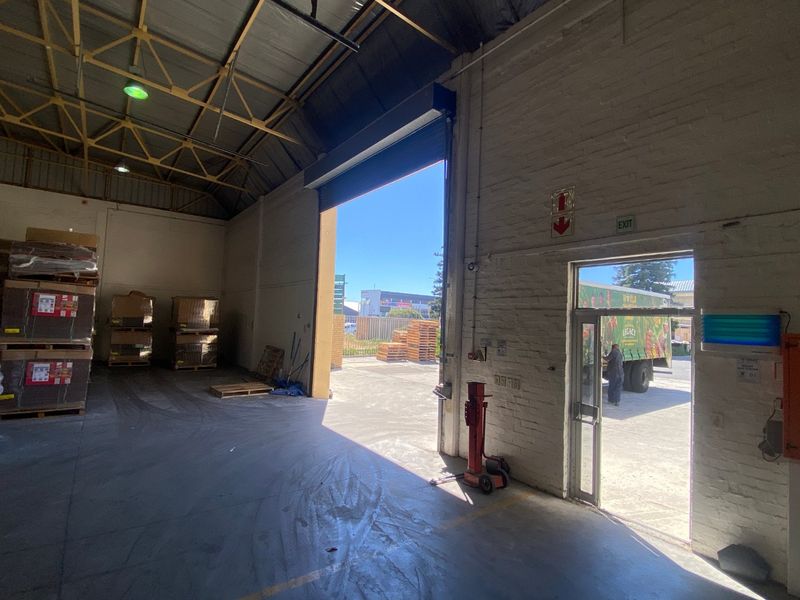 1526m2 Industrial Space to Let  - Photo 5