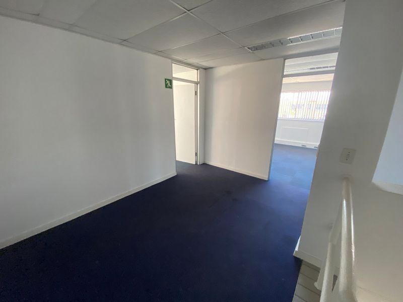 1526m2 Industrial Space to Let  - Photo 9