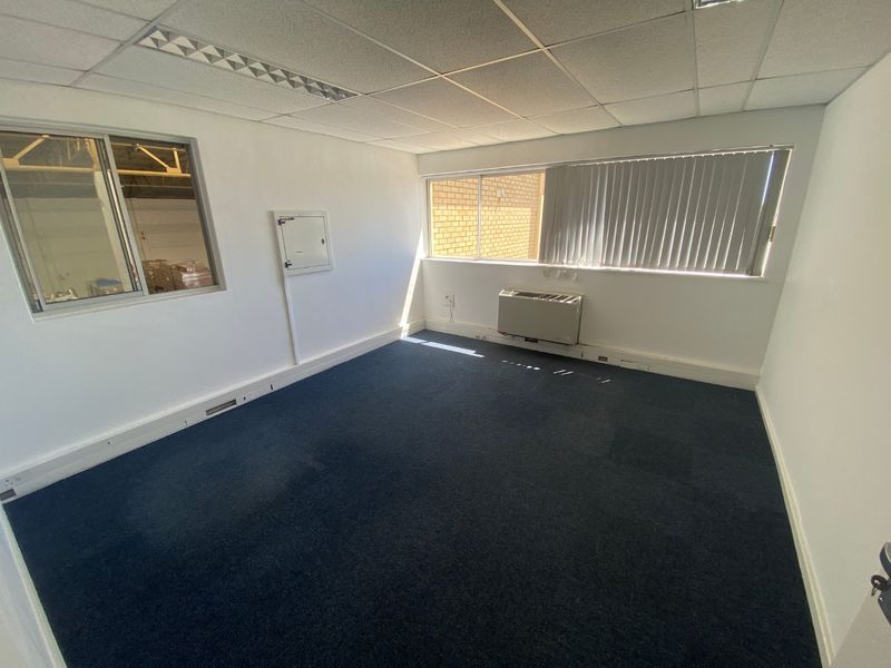 1526m2 Industrial Space to Let  - Photo 10