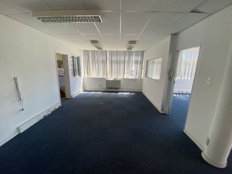 1526m2 Industrial Space to Let  - Photo 8