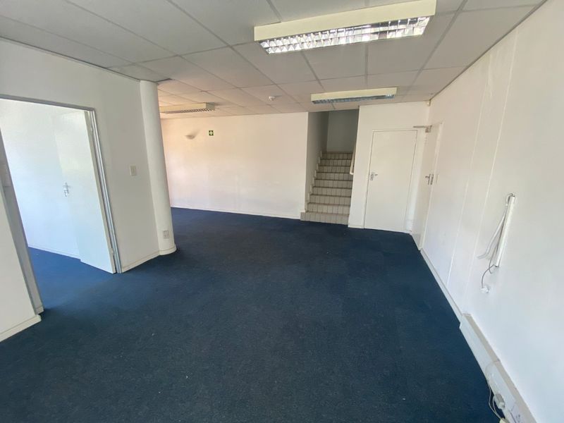 1526m2 Industrial Space to Let  - Photo 6