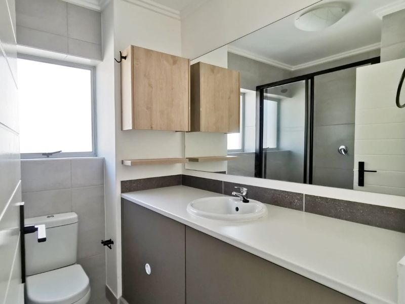 Modern 2-Bedroom Apartment to Rent in Kloofsig Estate – Hansmoeskraal, George - Photo 9