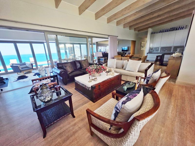 Architectural Masterpiece With Panoramic Sea Views - Photo 10